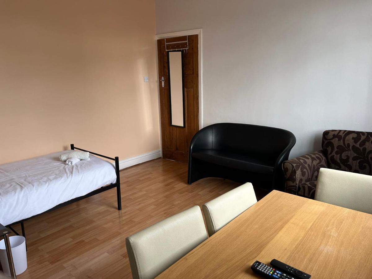 2 Bedroom Apartment, 5 Minutes From City Centre Newcastle-upon-Tyne Exteriör bild