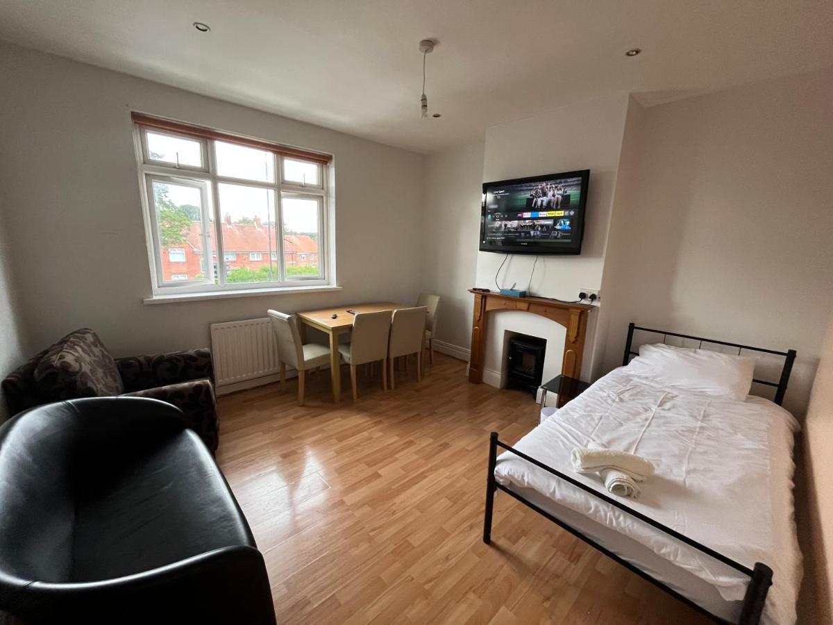 2 Bedroom Apartment, 5 Minutes From City Centre Newcastle-upon-Tyne Exteriör bild
